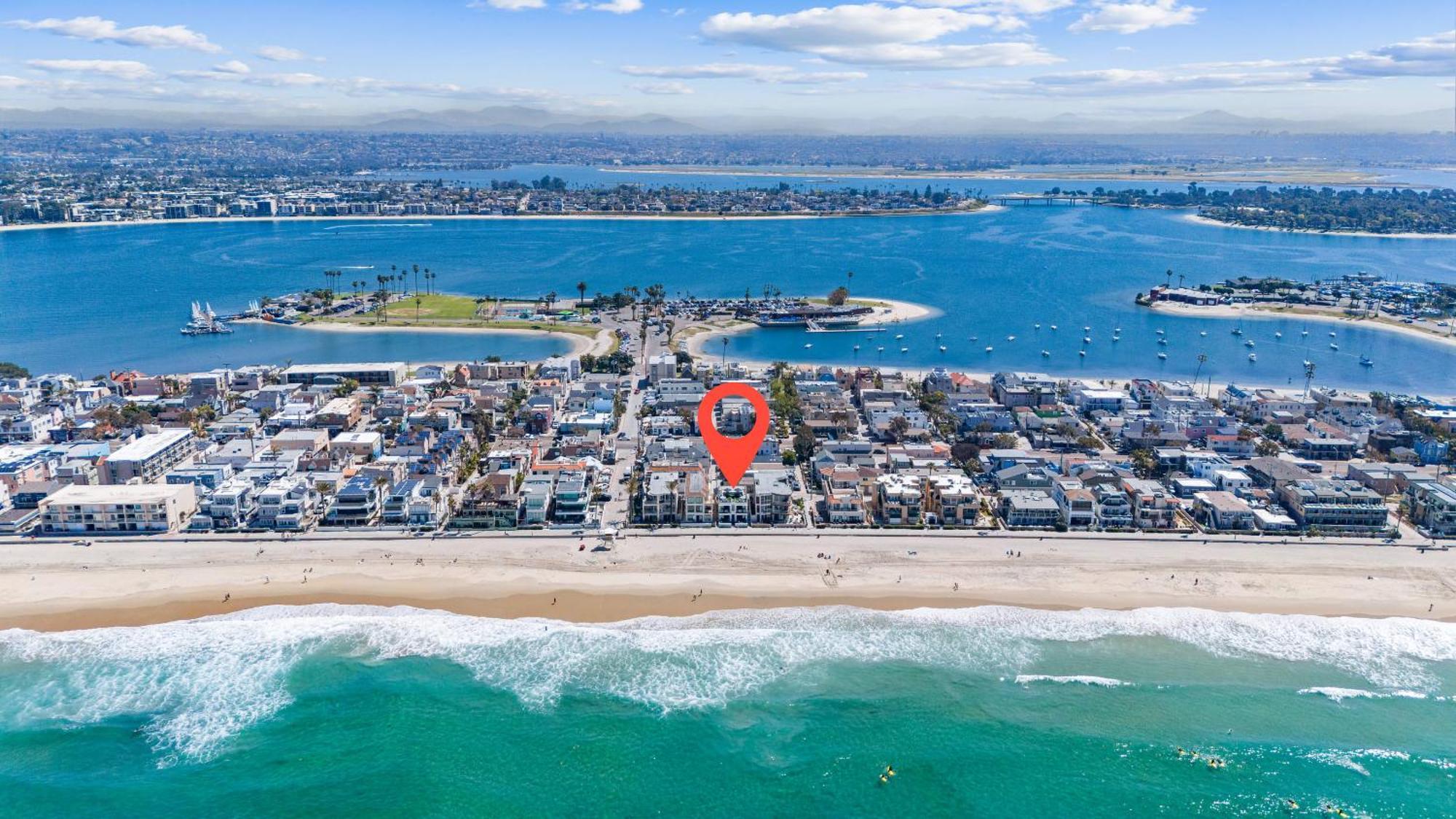 N Oceanfront Masterpiece With Rooftop & Hot Tub * San Diego