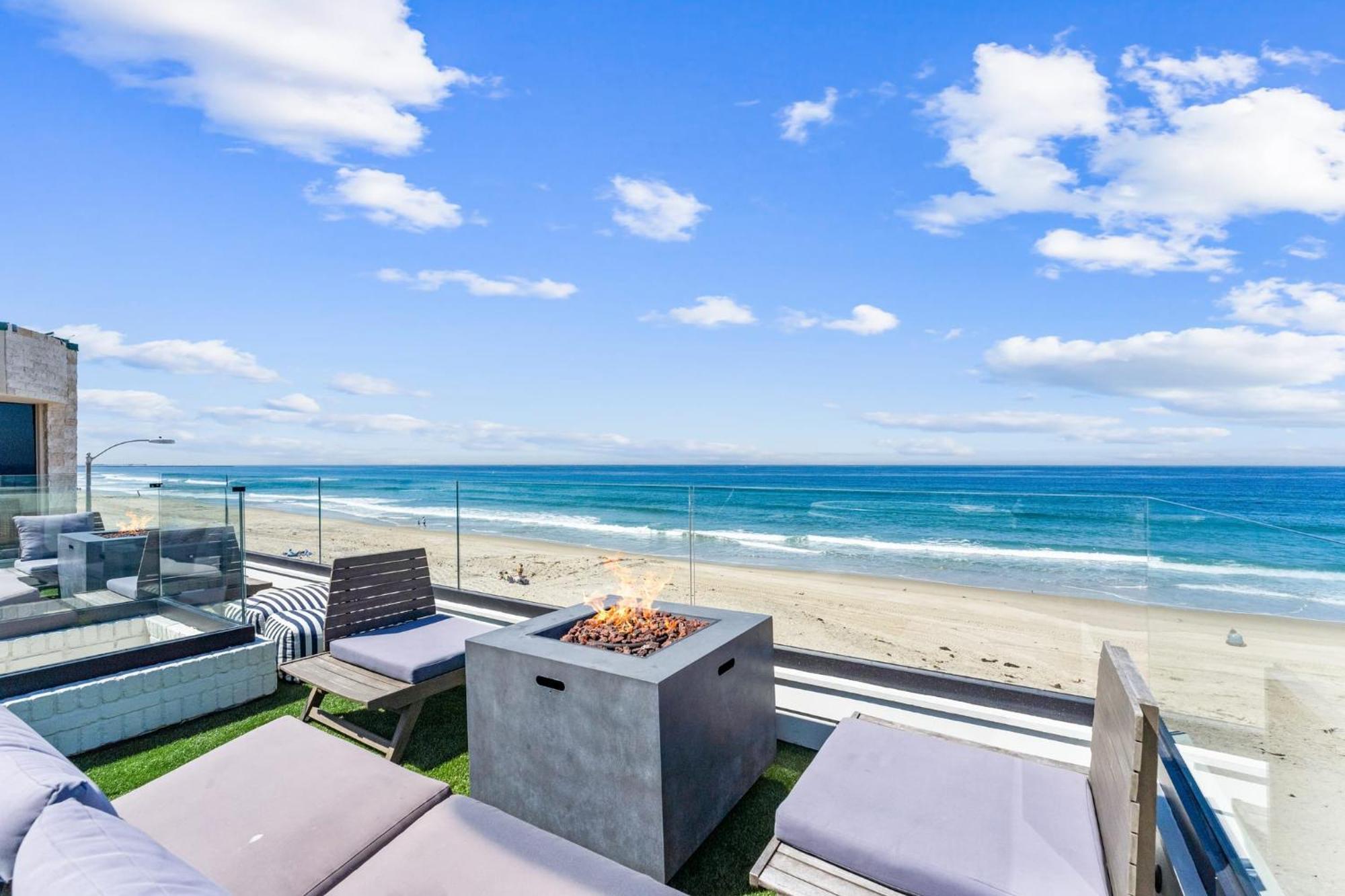 N Oceanfront Masterpiece With Rooftop & Hot Tub Holiday home