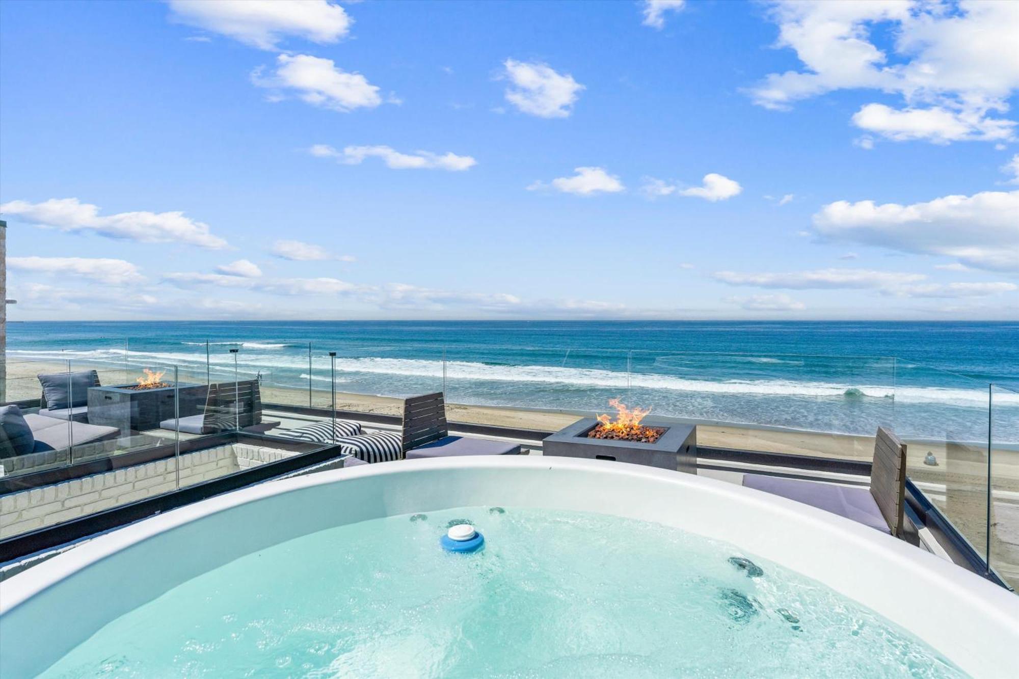 N Oceanfront Masterpiece With Rooftop & Hot Tub San Diego